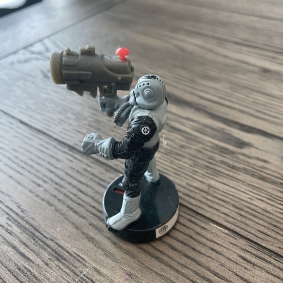 Star Wars 2005 LFL Hasbro Attacktix Battle Masters Game Pieces pilot trooper - Picture 3 of 11